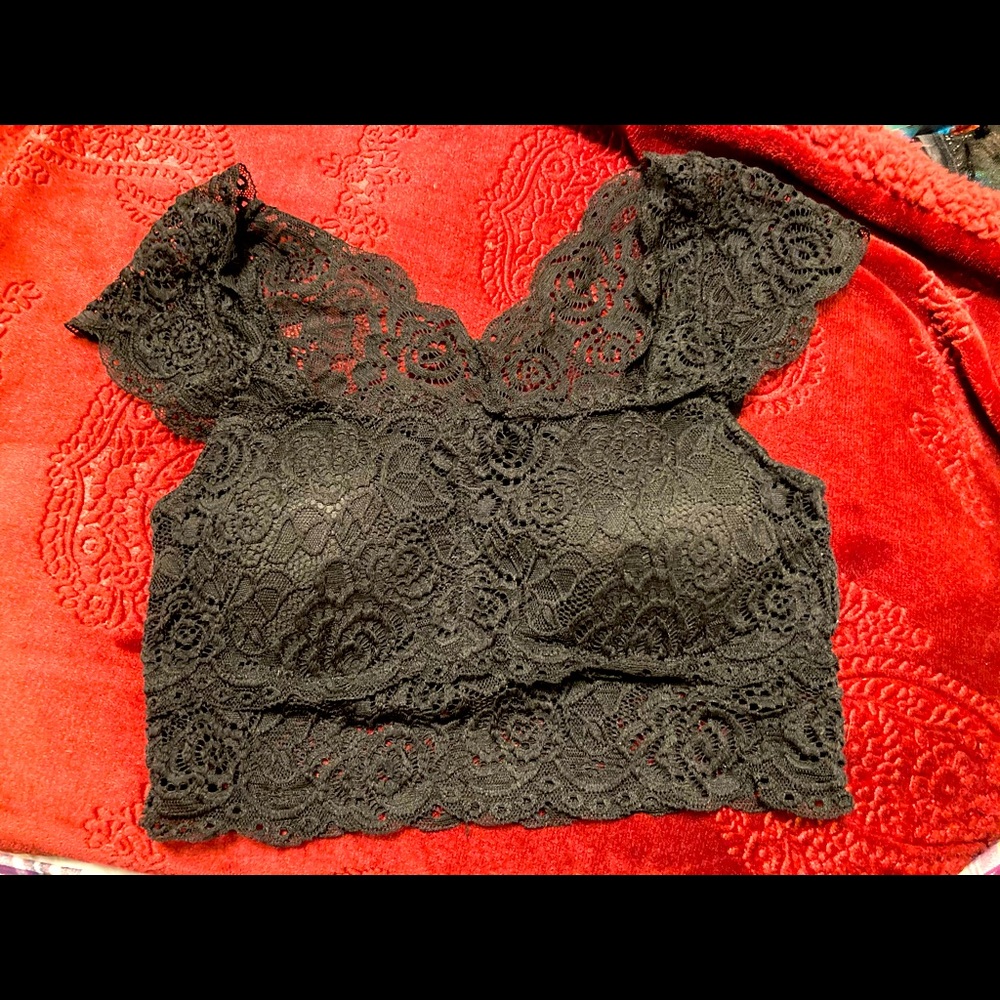 Black lace bralette/crop top pre owned